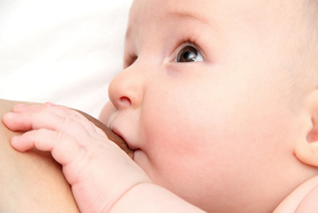 causes of breastfeeding thrush
