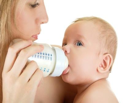 Tips for Bottle Feeding a Baby
